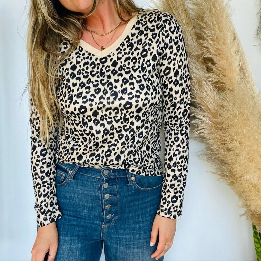 NEW BOUTIQUE Tan Cream Black Cheetah Animal Print Long Sleeve Tee Shirt Top S